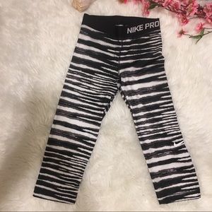 Nike Pro Capri Rare Zebra Print